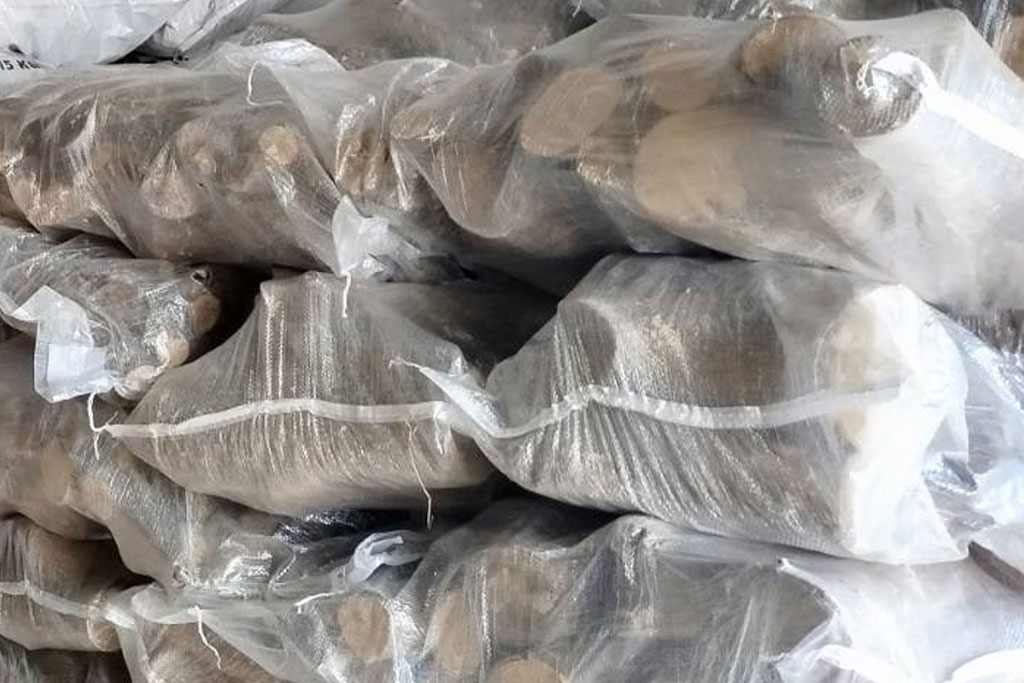 Καυσόξυλα Ελιά - Ξυλεία για τζάκι Αγρίνιο